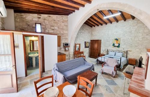 Skarinou Apartment | Aphrodite's Pool Retreat