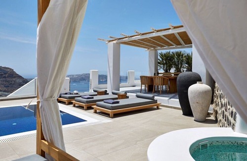 Santorini Villa | Aphrodite Villa w/Heated Pool & Sea View