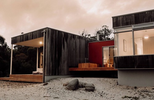 Friendly Beaches House | Aplite House Luxury Eco Accommodation