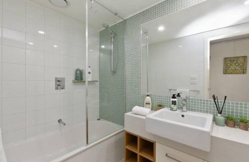 Apollo Bay Apartment | Apollo Blue Pearl ~ Oceanfront ~ Free Wifi