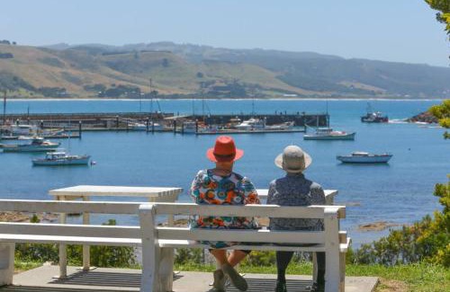 Apollo Bay Apartment | Apollo Blue Pearl ~ Oceanfront ~ Free Wifi