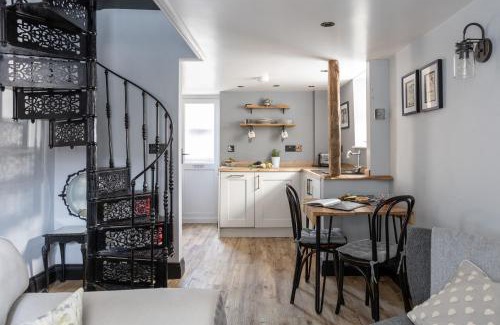 Wedmore House | Apothecary Cottage, Wedmore
