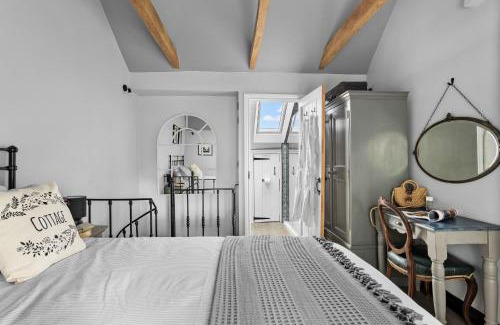 Wedmore House | Apothecary Cottage, Wedmore