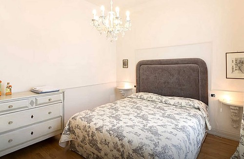 Pistoia Apartment | App. To Pistoia center-Tuscany, between Florence & Pisa - 2 bedrooms, bathroom, kitchen-4 people