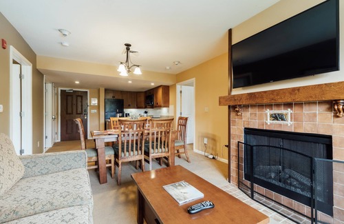 Vernon Condo | Appalachian @ Mtn Creek Pool Hot Tubs Sauna Gym Deck Mtn Front #316