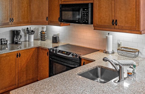 Vernon Condo | Appalachian @ Mtn Creek Pool Hot Tubs Sauna Gym Deck Mtn Front#246/248