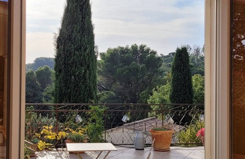 Mondragon Apartment | Apparently T2 in house in the middle of the vineyards