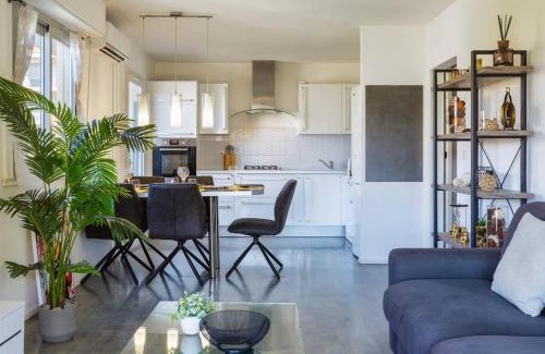 Antibes Apartment | Appart 2 ch Vue Mer & Montagne, Terrasse, Parking