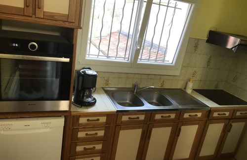 Saint-Raphael Villa | Appart - 2 rooms - sleeps 5 - 400m from the beach CLIM