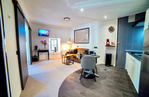 Tullins Apartment | Appart'hôtel Premium Le Roitelet - Parking privé & Check-in Autonome