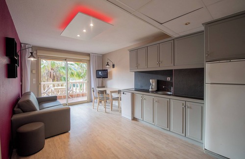 Carros House | Appart Hotel Lou Castelet