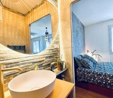 Le Blanc-Mesnil House | Appart Lumineux avec Jardin et Jacuzzi - Chambre Parentale - Full AC - Proche - CDG - Stade de France - Parc des Expositions