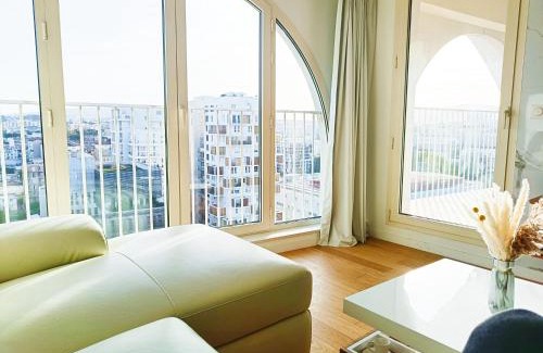 Euromed - La Joliette Apartment | Appart Standing Free Parking Balcony Terrasse & Clim