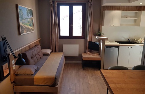Ennezat Apartment | Appart. Tilleul (2 bedrooms)