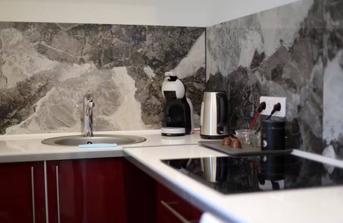 Poteries Apartment | Appart with Sauna, Jacuzzi, Aromatherapy, 🔥