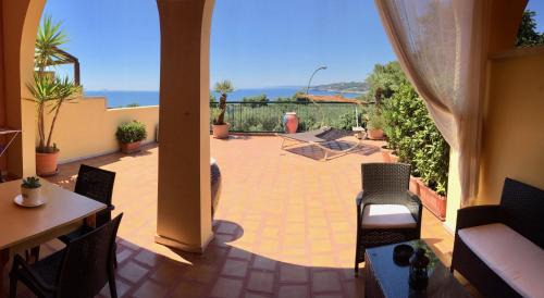 Santa Cesarea Terme House | Appartamenti FRANCIS1 super vista mare