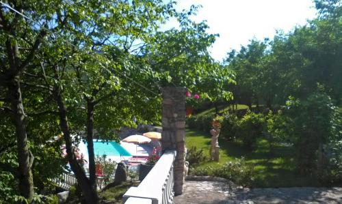 Voiandes Apartment | Appartamenti La Tartufaia Country house pool and relax By Gardadomusmea