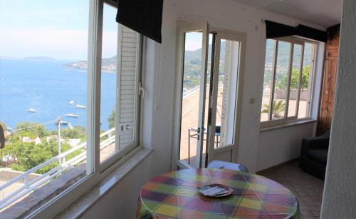 Lacco Ameno Apartment | Appartamenti Miramare in Collina Sea-view Hillside