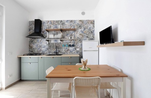 Fiumaretta Apartment | 'Appartamento 4' Near the Beach with Wi-Fi & Garden