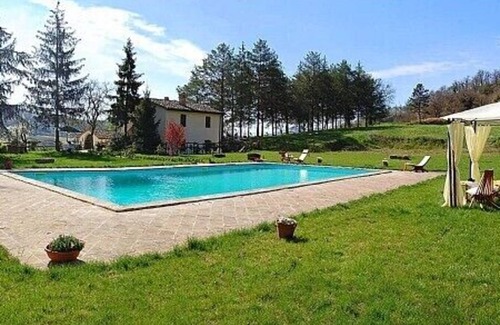 Montone House | Appartamento Aria A: A characteristic apartment surrounded by meadows and by green hills, with Free WI-FI.