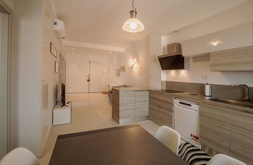 Lavina Apartment | Appartamento Centralissimo 6 Posti Letto a Pochi Metri dal Mare