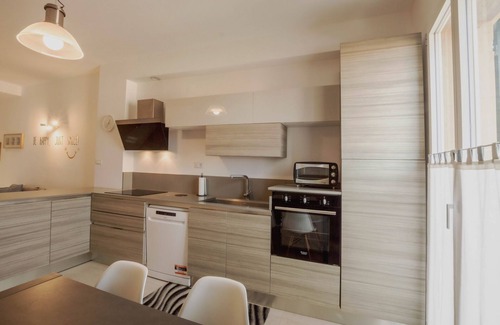 Lavina Apartment | Appartamento Centralissimo 6 Posti Letto a Pochi Metri dal Mare