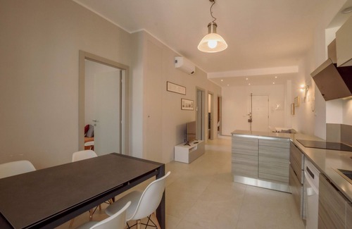 Lavina Apartment | Appartamento Centralissimo 6 Posti Letto a Pochi Metri dal Mare