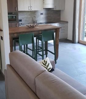 Guanzate Apartment | Appartamento con giardino vicino Como e Milano