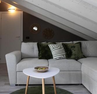 Domodossola Apartment | Appartamento con Terrazza e Jacuzzi Privata
