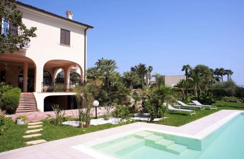 Grottasanta Apartment | Appartamento in Villa con giardino - numeroquattro
