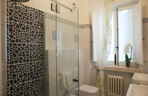 Grottasanta Apartment | Appartamento in Villa con giardino - numeroquattro