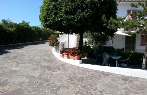 Minturno Apartment | Appartamento in Villa Valentini, Fronte mare, Giardino e parcheggio privato, WIFI, dotato di tutti i confort, nel Golfo di Gaeta