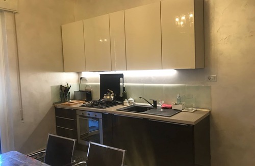 Borgio Verezzi Apartment | Appartamento Panoramico, Terzo e Ultimo Piano con Ascensore, Mare a Pochi Passi