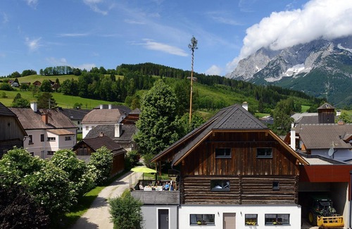 Falkenburg Apartment | Appartement "landlust" ab 3 Nächte - Urlaub im Stall- Familiengenossenschaft