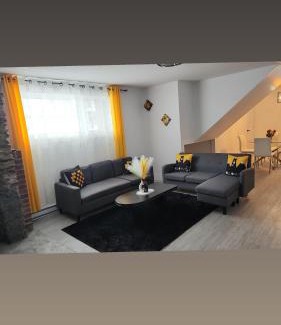 Sainte-Anne-de-Sabrevois Apartment | Appartement Moderne et Équipé