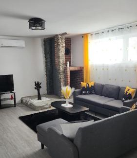 Sainte-Anne-de-Sabrevois Apartment | Appartement Moderne et Équipé