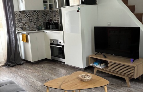 Chennevieres-sur-Marne Apartment | Appartement en Duplex Chaleureux et Confortable Comprenant Deux Pièces