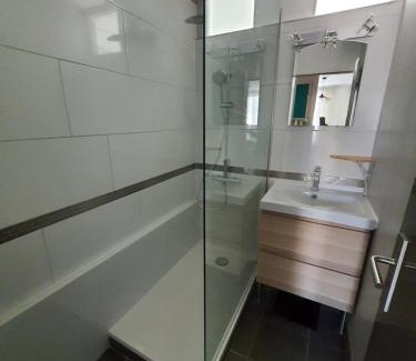 Saint-Etienne-du-Rouvray Apartment | Appartement 6 couchages environnement paisible