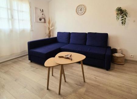 Saintes-Maries-de-la-Mer Apartment | Appartement T2, proche plage, climatisé et parking privé