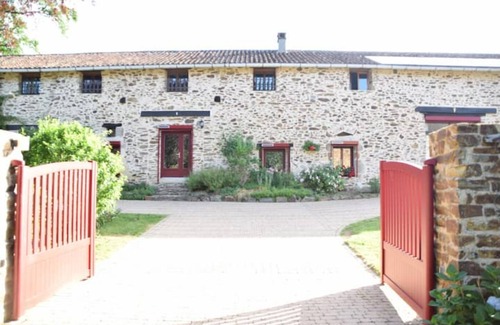 Saint-Jory-de-Chalais Apartment | Appartement Avec Piscine Pour 4