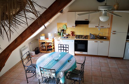 Saint-Vaast-la-Hougue Apartment | Appartement Classé 3 Étoiles sur le Port 100 Mètres du Centre Ville