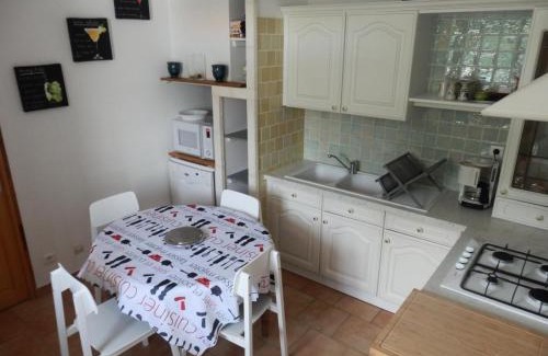 Saintes-Maries-de-la-Mer Apartment | Appartement 3 pièces 4 personne centre village - 3 Pièces 4 personnes MAE-7788