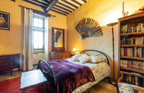 Ferrieres-les-Verreries Apartment | Appartement spacieux à Ferrières-les-Verreries avec jardin privé