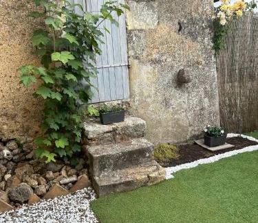 La Chartre-sur-le-Loir Apartment | Appartement rez de jardin