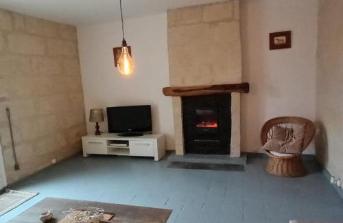 La Chartre-sur-le-Loir Apartment | Appartement rez de jardin
