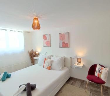 Garennes-sur-Eure Apartment | Appartement 100m2, indépendant dans notre maison