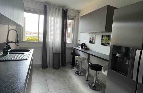 Sainte-Anne Apartment | Appartement 130m2 de Standing, 5min Plage/stade, Parking Gratuit