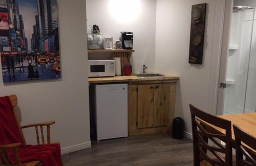 Neufchatel Est–Lebourgneuf Apartment | Appartement 2 1/2 au centre de la ville de Québec