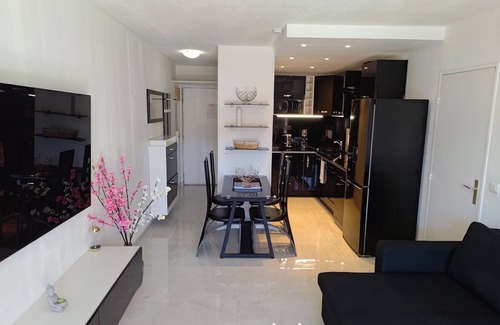Golfe Juan Apartment | Appartement 2 Pièces Standing, Piscine, Plage à Pied