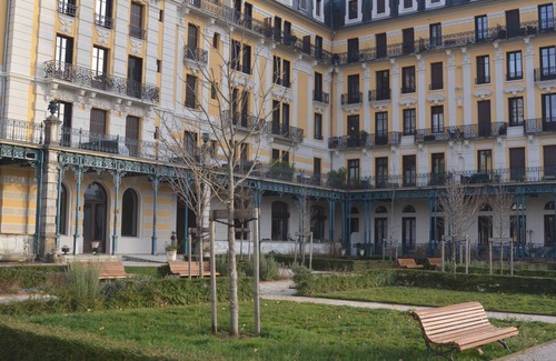 Aix-les-Bains Apartment | Appartement 3 Étoiles RDC 70 m² Avec Terrasse et Garage